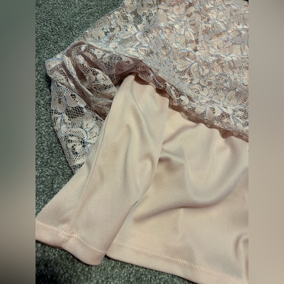 Beautiful Lace Short Dress - Picture 10 of 13